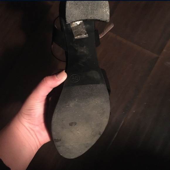 Black heels - Picture 3 of 3